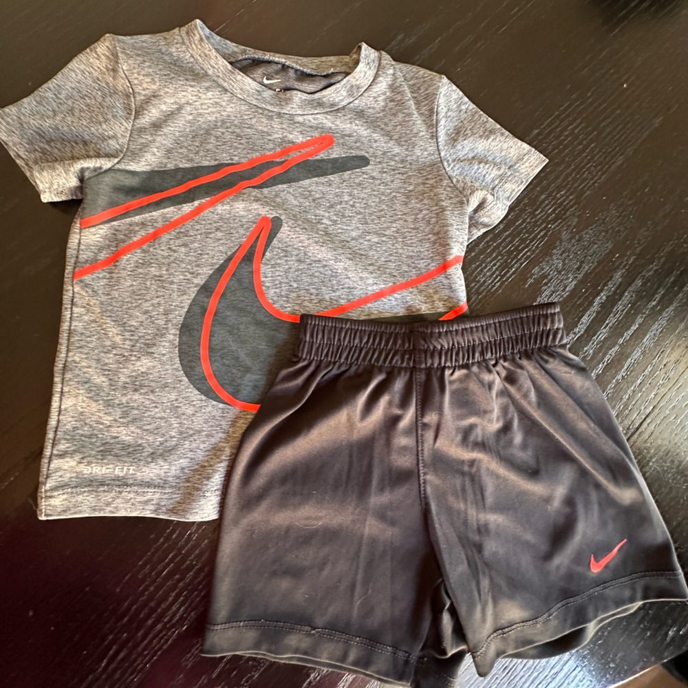 Nike | 2T | Dri-FIT Gray/Black Red Set